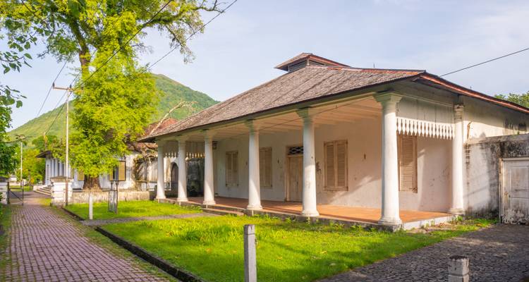 Spice Tour Bandaneira 4D3N - Pesona Indo 3