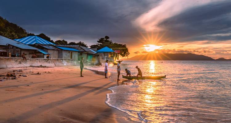 Spice Tour Bandaneira 4D3N - Pesona Indo 4