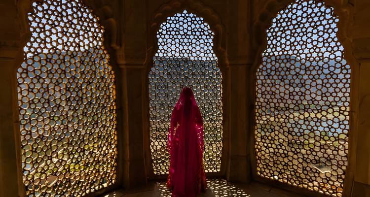 Jaipur: circuito guiado de 2 días por la ciudad con hotel de 3 estrellas -  Taj Voyages Tours  9