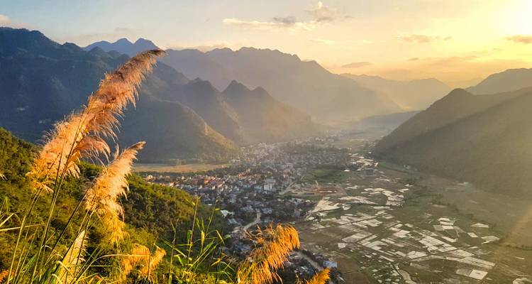 Circuit en moto dans le nord-ouest du Vietnam via Mai Chau, Mu Cang Chai, Ngoc Chien, Sapa - 10 jours - DNQ Travel 7