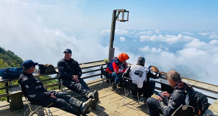 Circuit en moto dans le nord-ouest du Vietnam via Mai Chau, Mu Cang Chai, Ngoc Chien, Sapa - 10 jours - DNQ Travel 6