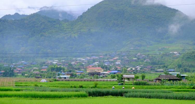Le meilleur circuit en moto dans le nord-ouest du Vietnam via Ta Xua, Ngoc Chien, Sin Ho, Sapa - 10 jours - DNQ Travel 7