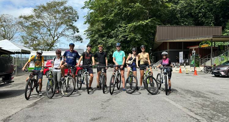 Vacances à vélo en famille à Bornéo - 8 jours et 7 nuits - Paradesa Borneo Discovery 2