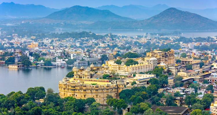 Geluxe: Northern India: Riverside Safaris, Ancient Fortresses & The Taj Mahal - G Adventures 2