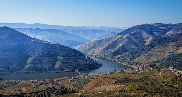 Geluxe: Portugal: Coastal Walks, Vineyards & Villages of the Douro Valley - G Adventures 10