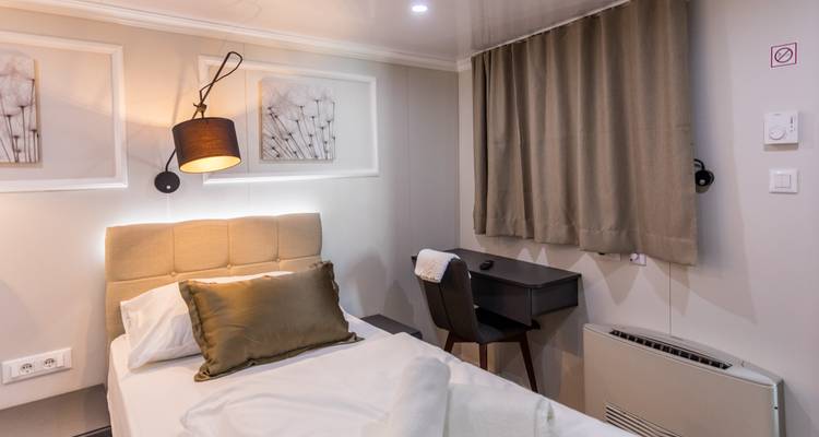Dubrovnik to Split one way cruise, MS Arca 2025 - Kompas 7