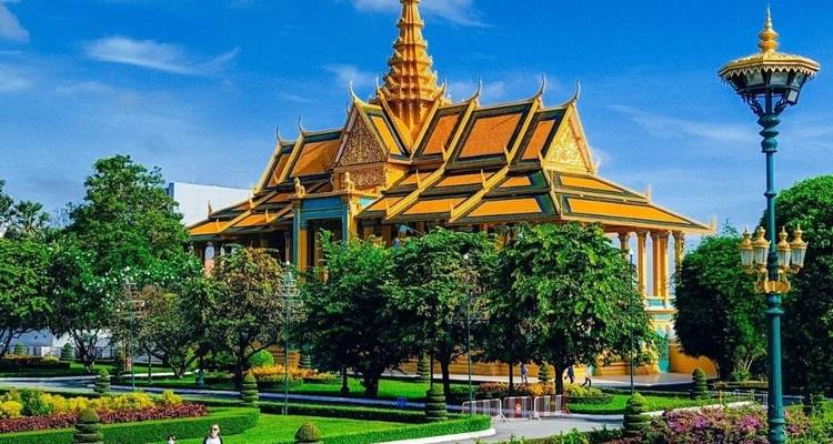 Circuito de un día a la ciudad de Phnom Penh y la montaña Oudong con el pueblo de los orfebres - About Cambodia Travel & Tours 1