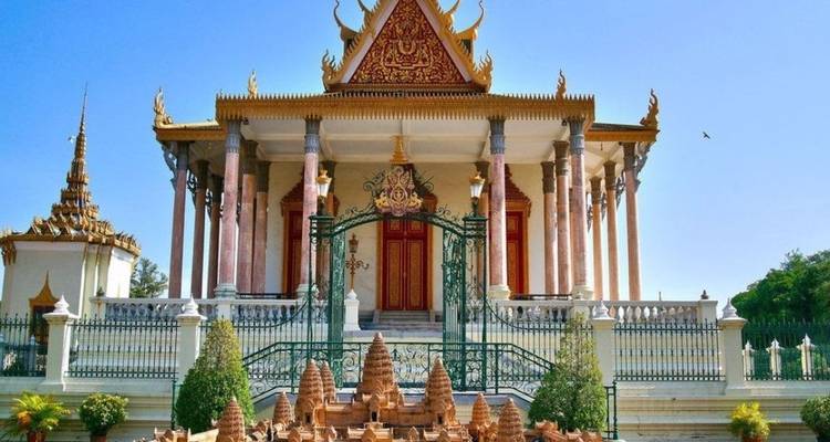 Circuito de un día a la ciudad de Phnom Penh y la montaña Oudong con el pueblo de los orfebres - About Cambodia Travel & Tours 7
