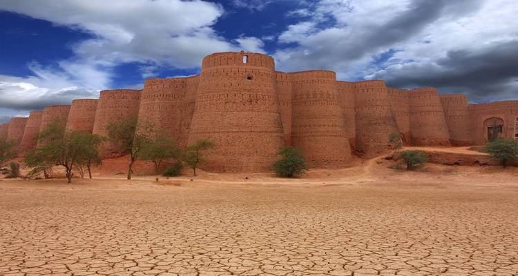 Indus Domes, Deserts & Islamabad - Oasis Overland 5