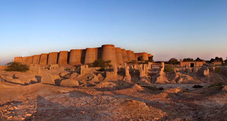 Indus Domes, Deserts & Islamabad - Oasis Overland 1