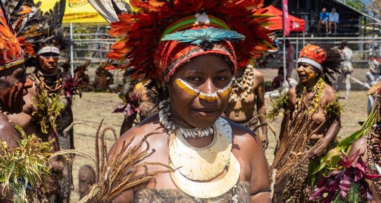 Goroka Festival and Asaro Mudmen Day trip 5-night Tour - Klerht Cove - Indigo Safaris 9