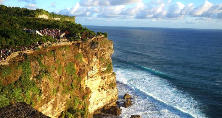Klippe mit Meerblick in Uluwatu.