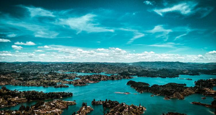 4 Días Colombia: Medellín y la mágica Guatape - Responsible Travel South America 1
