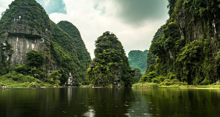 Vietnam Heritages Discovery in 2 weeks - Wonderscape Travel 8