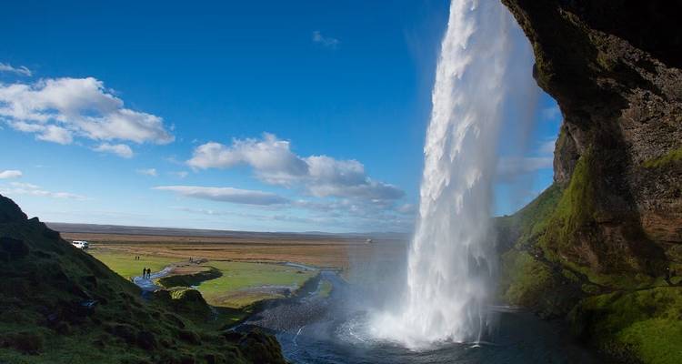 10 Days Complete Iceland Winter | Ring-Road, Snæfellsnes, Northern Lights & Roundtrip airport transfer (Group Tour) - Marina Travel 2