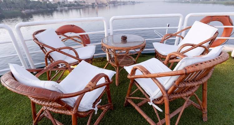4 Días 3 Noches Crucero por el Nilo de Luxor a Asuán con Excursión al Pueblo Nubio - Egypt Gift Tours 7