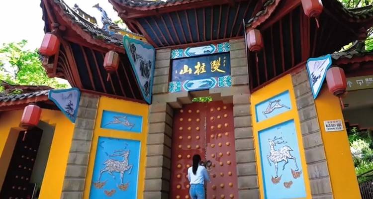 15 Days China Upstream Yangtze Wonders: Marveling at the Scenic Beauty (private guide & driver） - UME Travel Co. Ltd 4