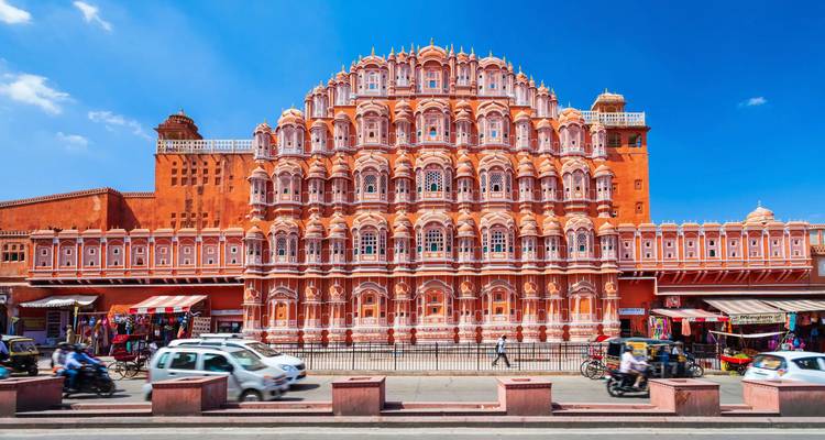Golden Triangle, Kolkata and Lower Ganges Cruise Delhi → Kolkata (2025) - APT 2
