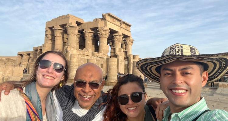 Mejor Crucero de 3 Noches de Asuán a Luxor con Pueblo Nubio y Globo Aerostático incluidos - Egypt Gift Tours 1