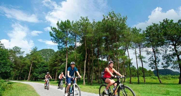 15 Days Golden Ring of China with Hong Kong (private guide & driver）Family Tour Customizable - UME Travel Co. Ltd 7