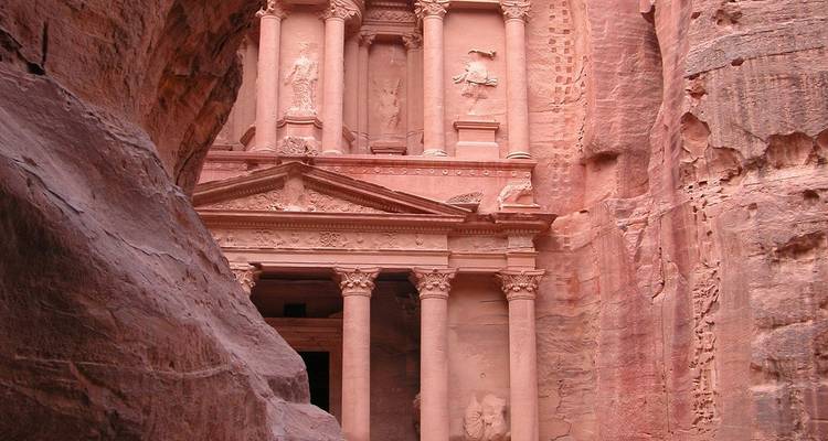 PETRA & Wadi Rum - 1 NIGHT / 2 DAYS - Plaza Tours - Jordan  1