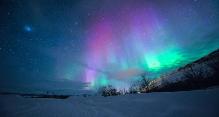 La magie hivernale de Kluane : Aurores, raquettes et sérénité depuis Vancouver - Landsby 1