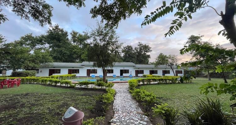 Accommodatie met zwembad en tuin in een rustige omgeving.