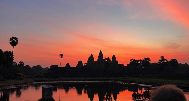 Excursión en Bicicleta por Angkor Wat al Amanecer con Comida Incluida - The Guide Cambodia Travel 1