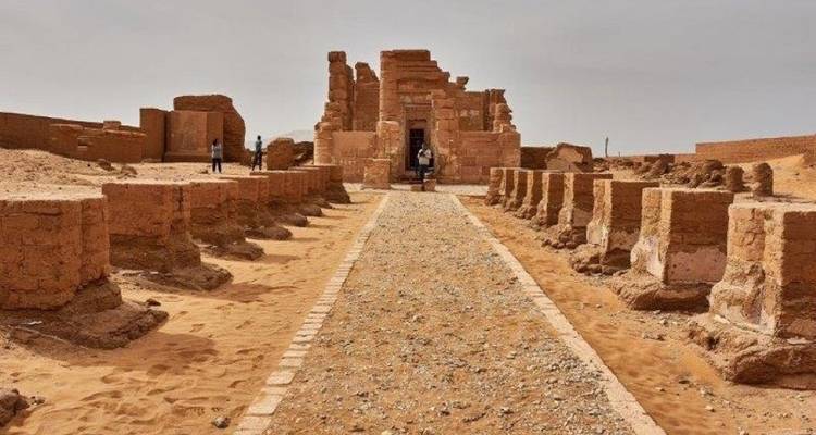 Desierto del Sáhara y Oasis Egipcios ( Dakhla, Kharga, Farafra y Desierto Blanco) - Agazat Club 10