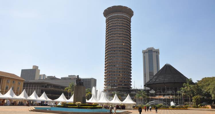 Visita a la ciudad de Nairobi (Orfanato de Elefantes + Centro de Jirafas + Vista de la Torre KICC - Gracepatt Ecotours Kenya 6