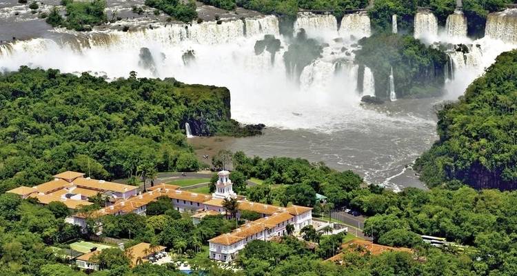 Junto a las grandes aguas de Iguazú - Sanma Hotel - DERTOUR 1