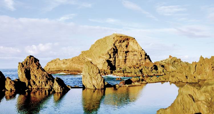 Levadas, lush vegetation and rugged coasts - DERTOUR 5