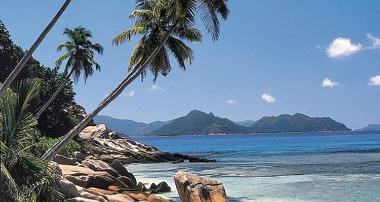 Saut d'île aux Seychelles (Hôtels : classe moyenne, transferts privés en avion et en bateau, 8 nuits) - DERTOUR 7