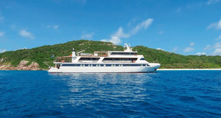 Yacht cruise M.Y. Pegasos (from Praslin/to Mahe) - DERTOUR 4