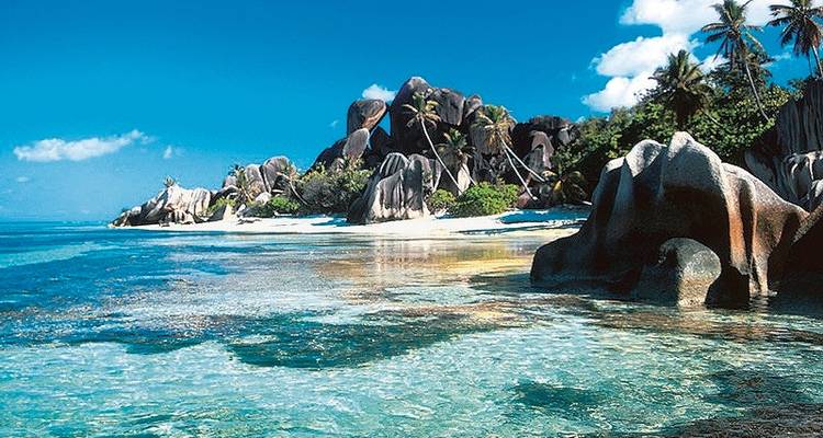Saut d'île aux Seychelles (Hôtels : classe moyenne, transferts standard, 8 nuits) - DERTOUR 8