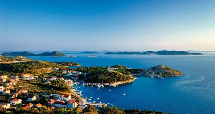 Land and sea - DERTOUR 8