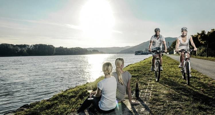 Discover the Danube cycle path - DERTOUR 4