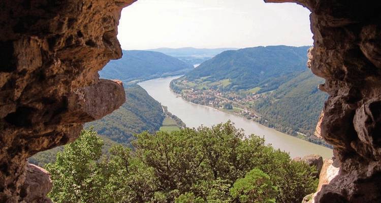 Discover the Danube cycle path - DERTOUR 10