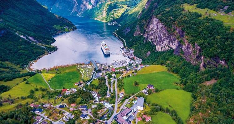 Fjord giants and mountain landscapes - DERTOUR 8