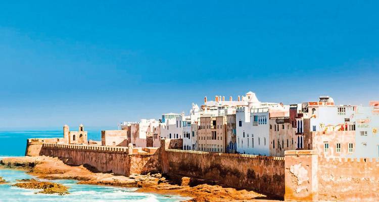 Küstenbefestigungen entlang des Ozeans in Essaouira, Marokko.