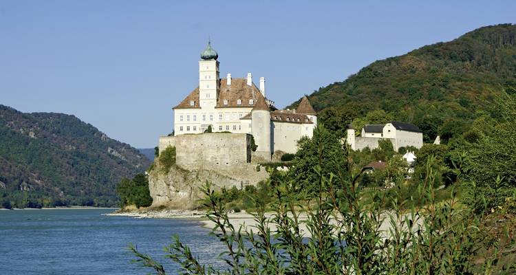Danube cycle path with charm - DERTOUR 8