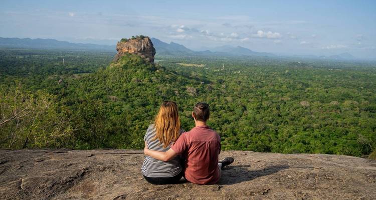 Discover Sri Lanka Beauty - Luxury 5 Star Stay - ASY Tours Sri Lanka 1