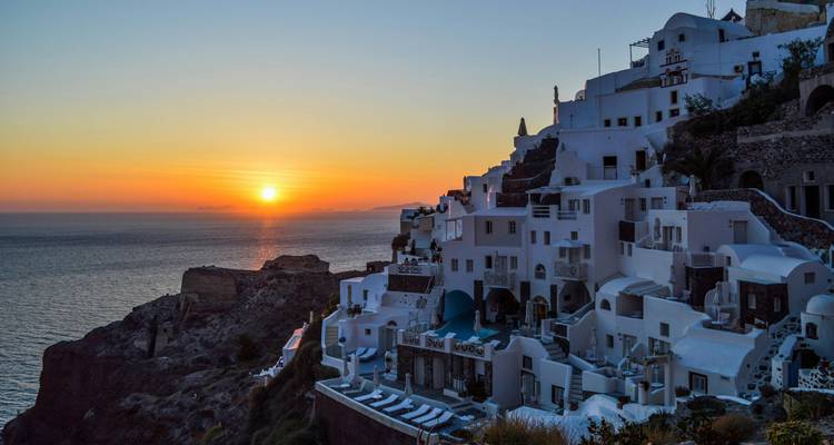 MINI SANTORINI FROM ATHENS (+transfers & ferry/flight) - Greca 3
