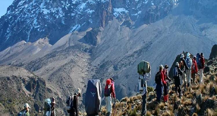 Trek abordable d'une journée sur le Kilimandjaro : expérience sur la route de Rongai - Kilingeadventures 4