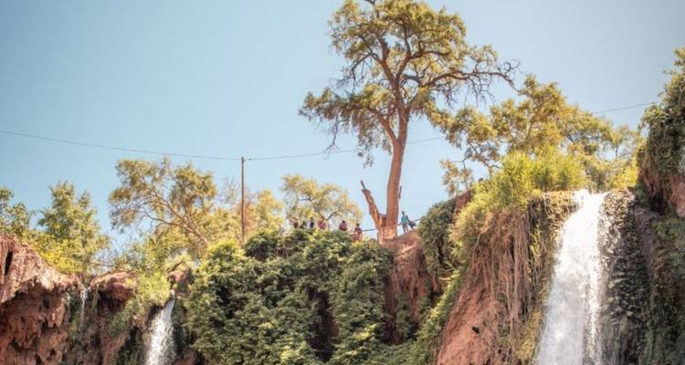Excursion privée : Randonnée guidée et excursion en bateau aux chutes d'eau d'Ouzoud - Morocco Getaway Ltd  1
