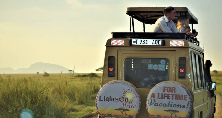 Safari de 4 Días al Serengeti en avión desde Zanzíbar - Lights on Africa Destinations & Safaris 1