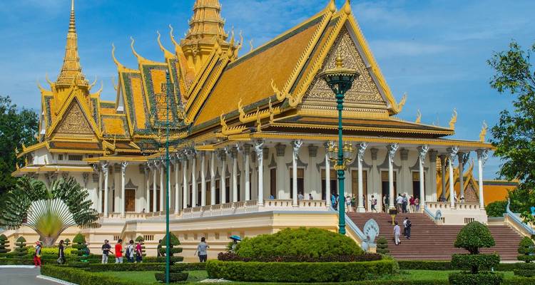 5 Days 4 Nights in Siem Reap & Pnompenh - Rustic Asia Travel 7