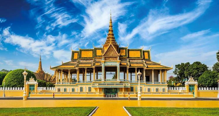 5 Days 4 Nights in Siem Reap & Pnompenh - Rustic Asia Travel 8