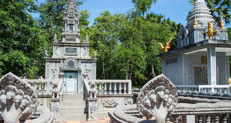5 Days 4 Nights in Siem Reap & Pnompenh - Rustic Asia Travel 9