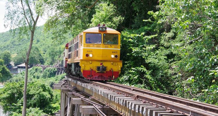 4 jours à Bangkok, y compris le sanctuaire des éléphants et l'excursion en planche à pagaie au coucher du soleil sur la rivière Kwai, au départ de Bangkok - STM Tours LLC 3